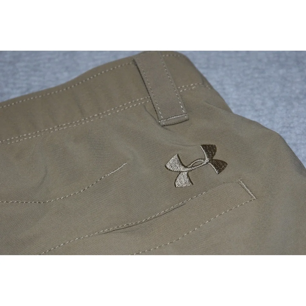 Under Armour Golf Pants Mens 32 x 30 Tan Loose Fit Chino Trousers Tan Logo